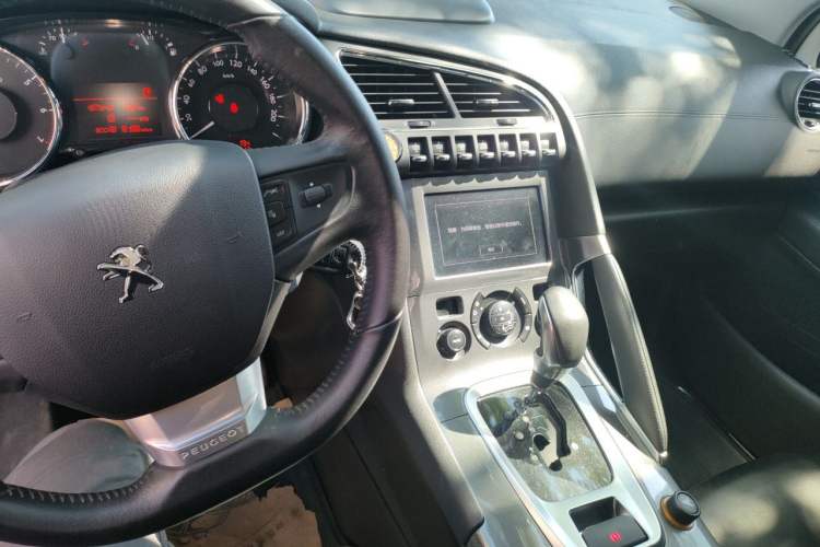 Used Peugeot 3008 2016 1.6THP Automatic Prestige Edition Audio And AC Panel