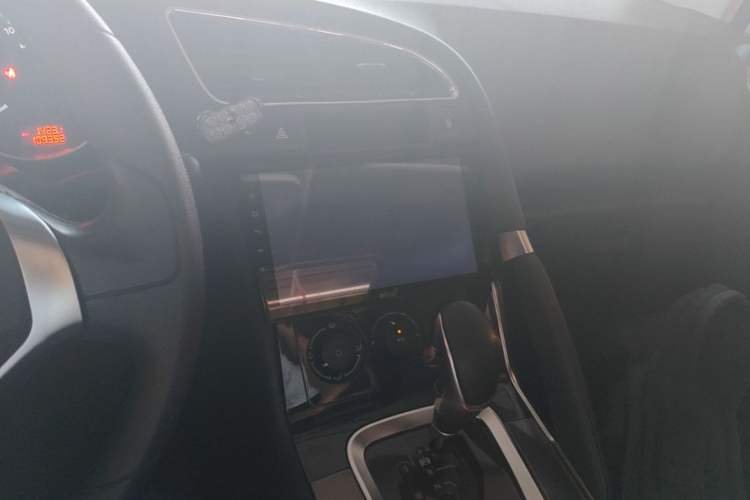 Used Peugeot 3008 2016 1.6THP Automatic Standard Edition Audio And AC Panel