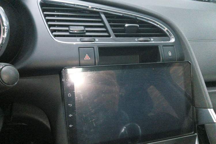 Used Peugeot 3008 2016 2.0L Automatic Classic Edition Audio And AC Panel