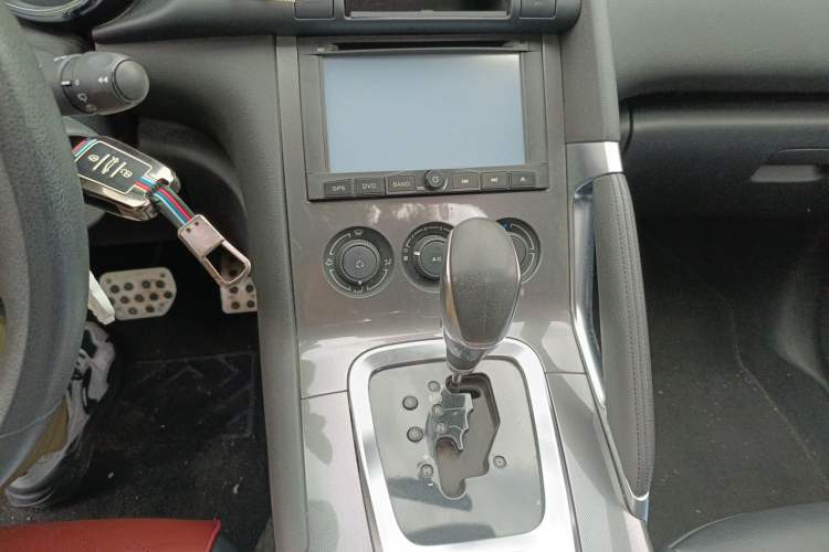Used Peugeot 3008 2016 1.6THP Automatic Classic Edition Audio And AC Panel