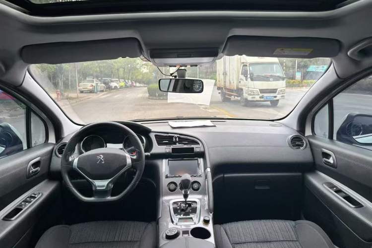 Used Peugeot 3008 2016 1.6THP Automatic Standard Edition Center Console
