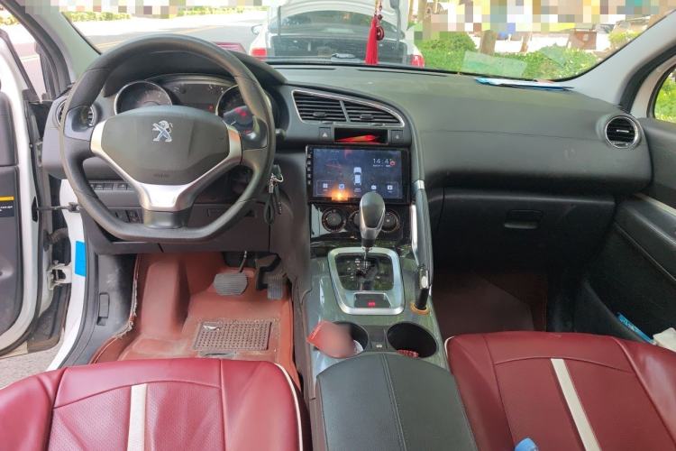 Used Peugeot 3008 2016 2.0L Automatic Standard Edition Center Console