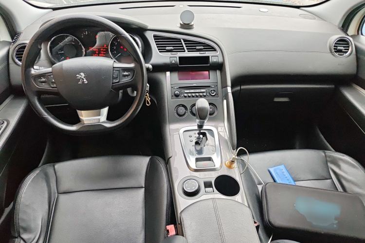 Used Peugeot 3008 2016 1.6THP Automatic Classic Edition Center Console