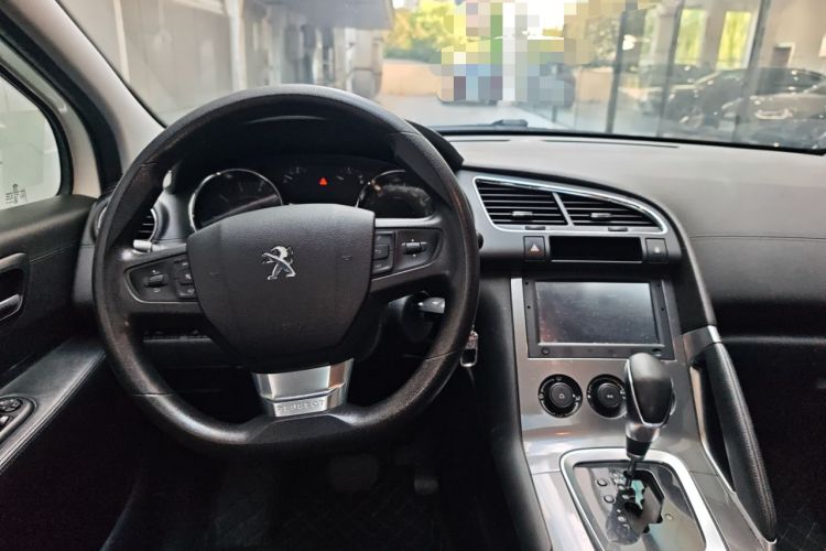Used Peugeot 3008 2016 2.0L Automatic Classic Edition Center Console