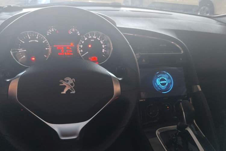 Used Peugeot 3008 2016 1.6THP Automatic Standard Edition Center Console