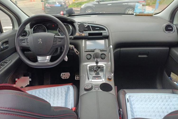 Used Peugeot 3008 2016 1.6THP Automatic Classic Edition Center Console