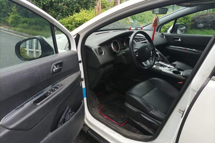 Used Peugeot 3008 2016 2.0L Automatic Classic Edition Driver Seat