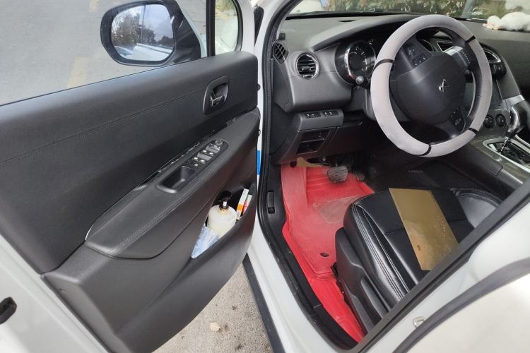 Used Peugeot 3008 2016 2.0L Automatic Classic Edition Driver Seat