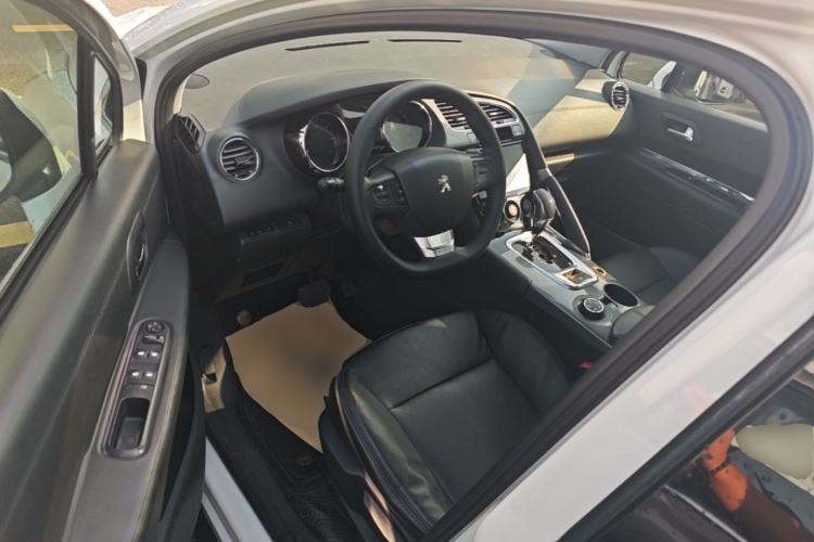 Used Peugeot 3008 2016 1.6THP Automatic Classic Edition Driver Seat