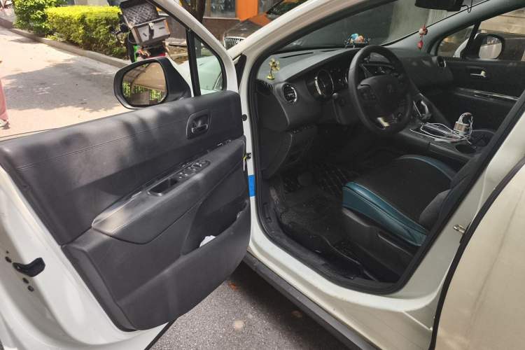 Used Peugeot 3008 2016 2.0L Automatic Classic Edition Driver Seat