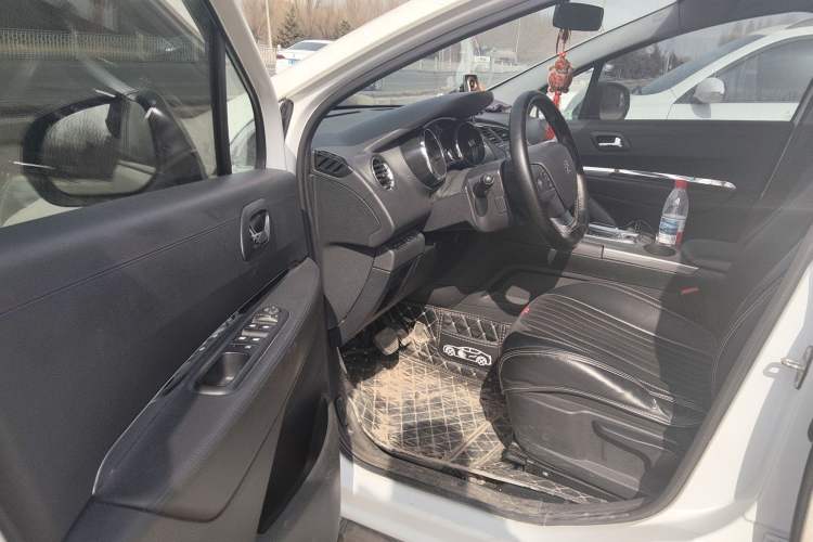 Used Peugeot 3008 2016 2.0L Automatic Standard Edition Driver Seat