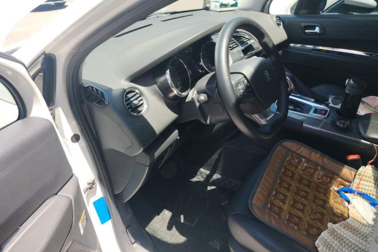Used Peugeot 3008 2016 1.6THP Automatic Classic Edition Driver Seat
