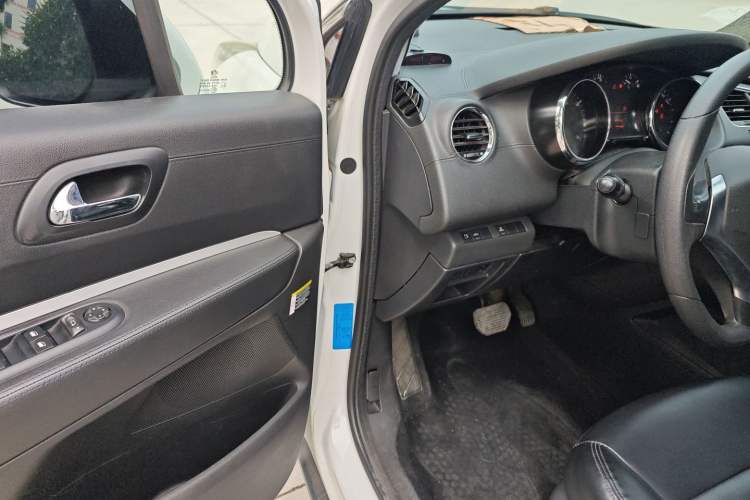 Used Peugeot 3008 2016 2.0L Automatic Standard Edition Driver Seat
