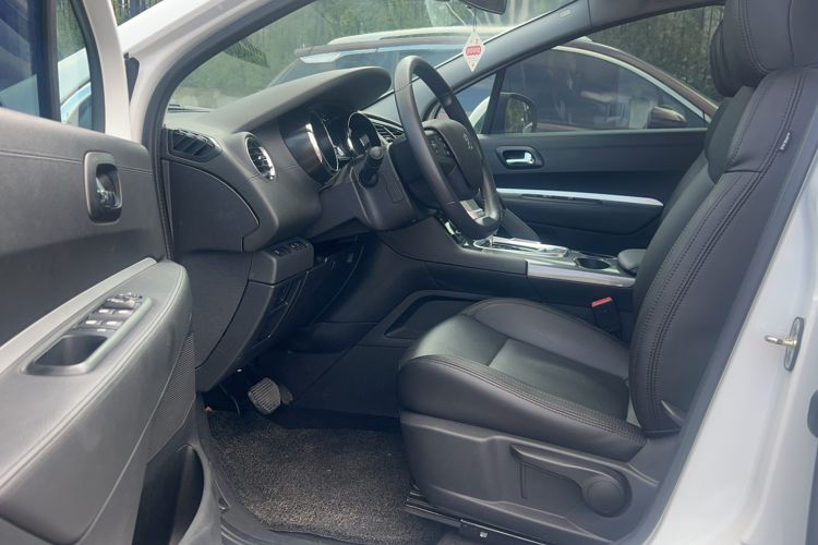 Used Peugeot 3008 2016 2.0L Automatic Classic Edition Driver Seat