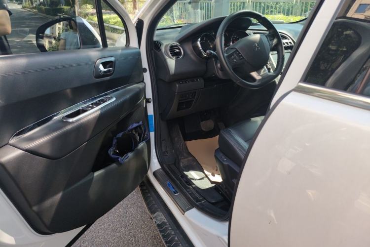 Used Peugeot 3008 2016 1.6THP Automatic Prestige Edition Driver Seat