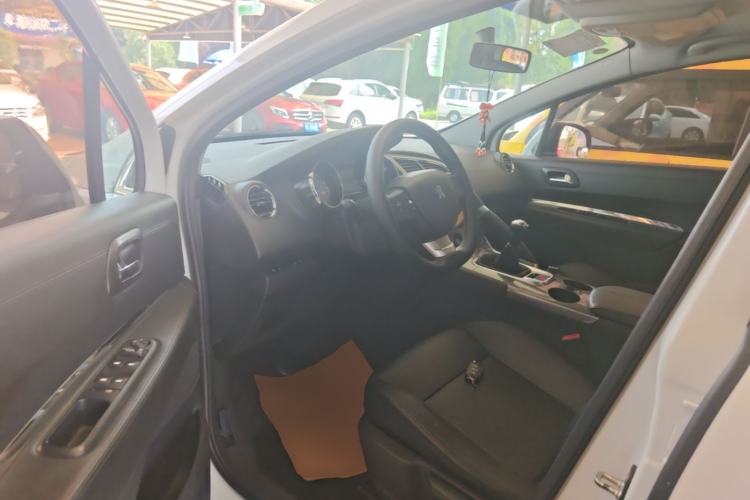 Used Peugeot 3008 2016 2.0L Manual Classic Edition Driver Seat