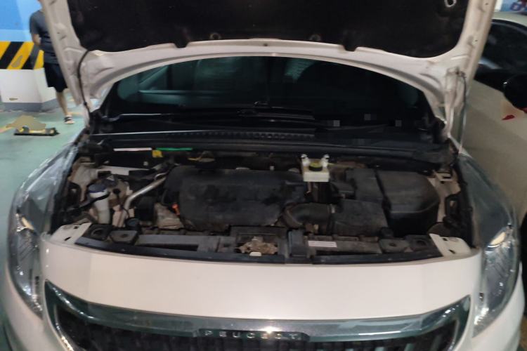 Used Peugeot 3008 2016 2.0L Automatic Classic Edition Engine Bay