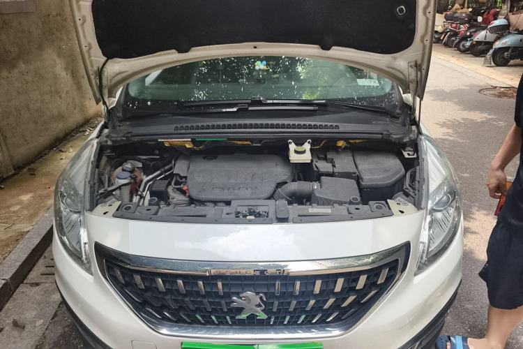 Used Peugeot 3008 2016 2.0L Automatic Classic Edition Engine Bay