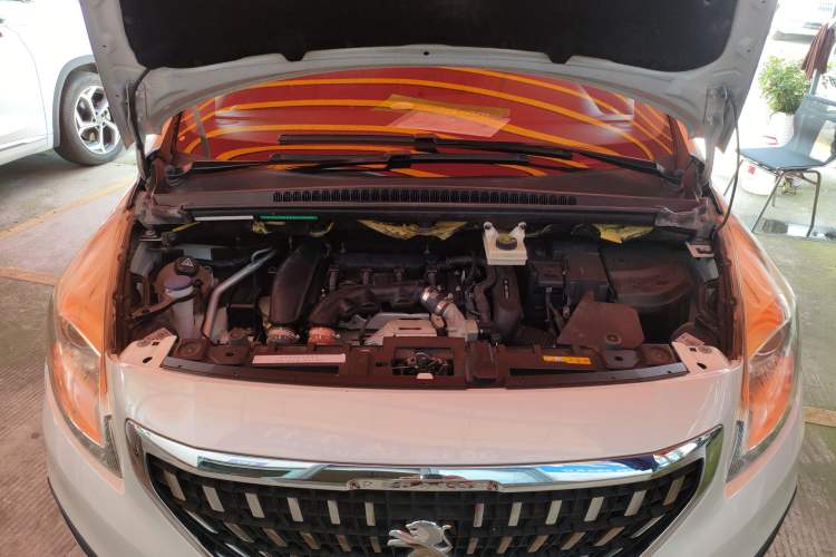 Used Peugeot 3008 2016 1.6THP Automatic Classic Edition Engine Bay