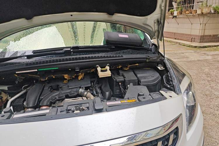 Used Peugeot 3008 2016 1.6THP Automatic Trend Edition Engine Bay Left