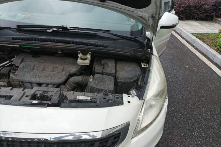 Used Peugeot 3008 2016 2.0L Automatic Classic Edition Engine Bay Left
