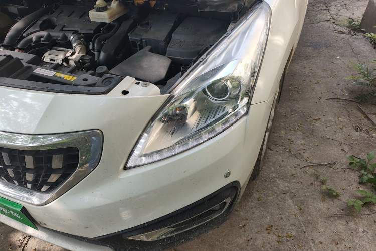 Used Peugeot 3008 2016 1.6THP Automatic Classic Edition Engine Bay Left