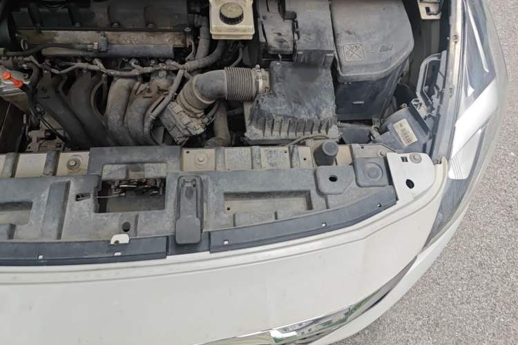 Used Peugeot 3008 2016 2.0L Automatic Trend Edition Engine Bay Left