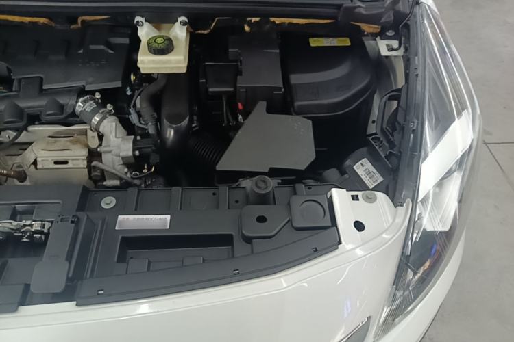 Used Peugeot 3008 2016 1.6THP Automatic Prestige Edition Engine Bay Left
