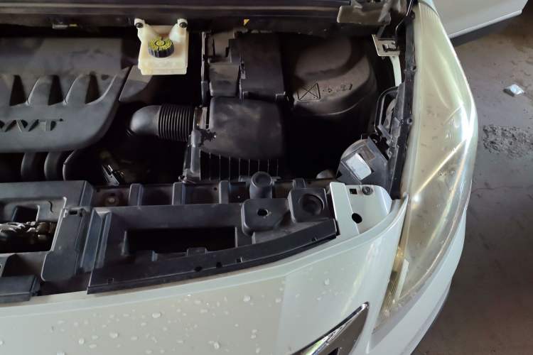 Used Peugeot 3008 2016 2.0L Automatic Classic Edition Engine Bay Left