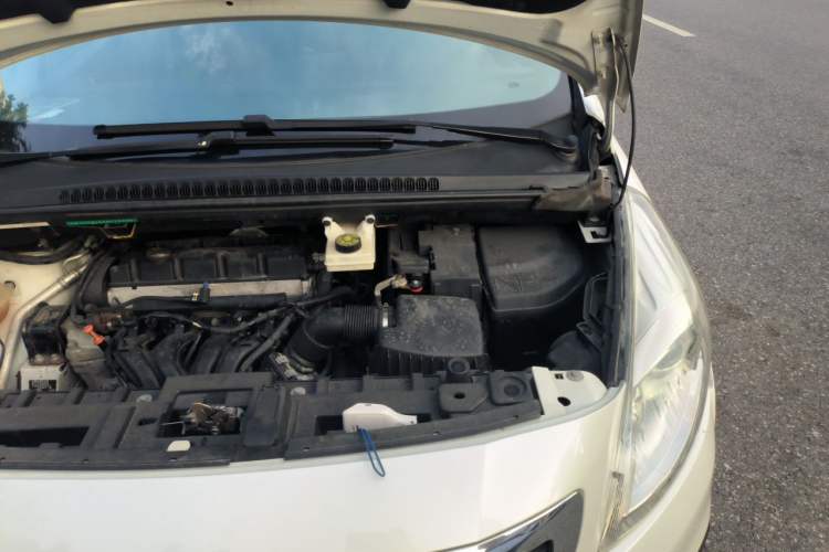 Used Peugeot 3008 2016 2.0L Automatic Classic Edition Engine Bay Left