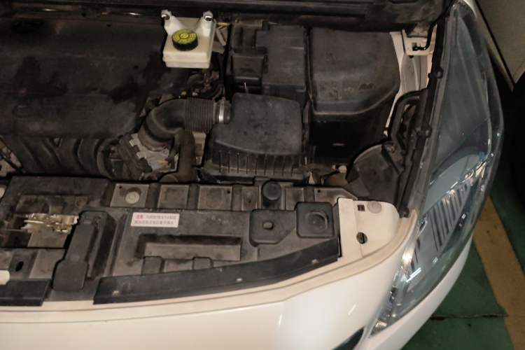 Used Peugeot 3008 2016 2.0L Automatic Classic Edition Engine Bay Left