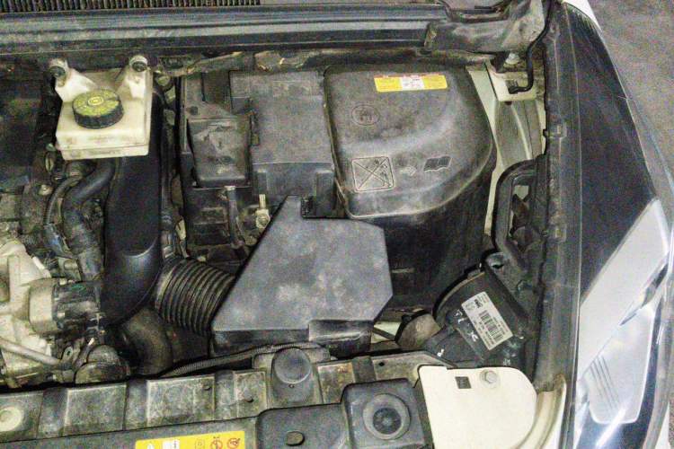 Used Peugeot 3008 2016 1.6THP Automatic Prestige Edition Engine Bay Left