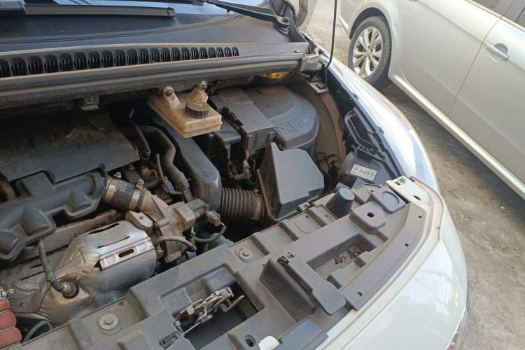 Used Peugeot 3008 2016 1.6THP Automatic Classic Edition Engine Bay Left