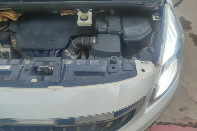 Used Peugeot 3008 2016 2.0L Automatic Classic Edition Engine Bay Left