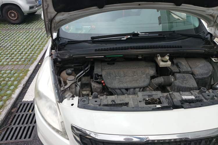 Used Peugeot 3008 2016 2.0L Automatic Classic Edition Engine Bay Right