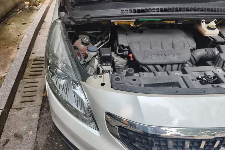 Used Peugeot 3008 2016 2.0L Automatic Classic Edition Engine Bay Right