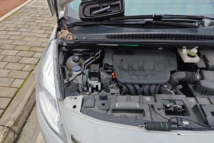 Used Peugeot 3008 2016 2.0L Automatic Classic Edition Engine Bay Right