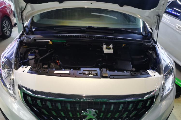 Used Peugeot 3008 2016 2.0L Automatic Classic Edition Engine Bay
