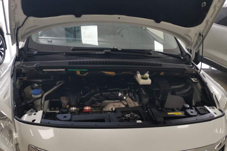 Used Peugeot 3008 2016 1.6THP Automatic Classic Edition Engine Bay