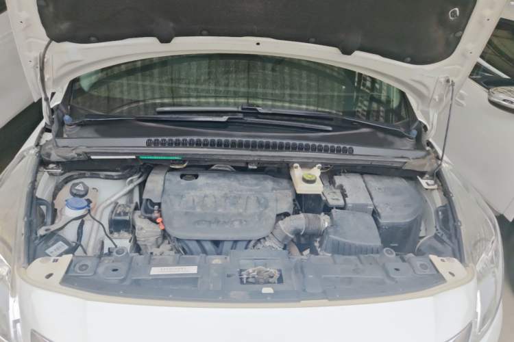 Used Peugeot 3008 2016 2.0L Automatic Classic Edition Engine Bay