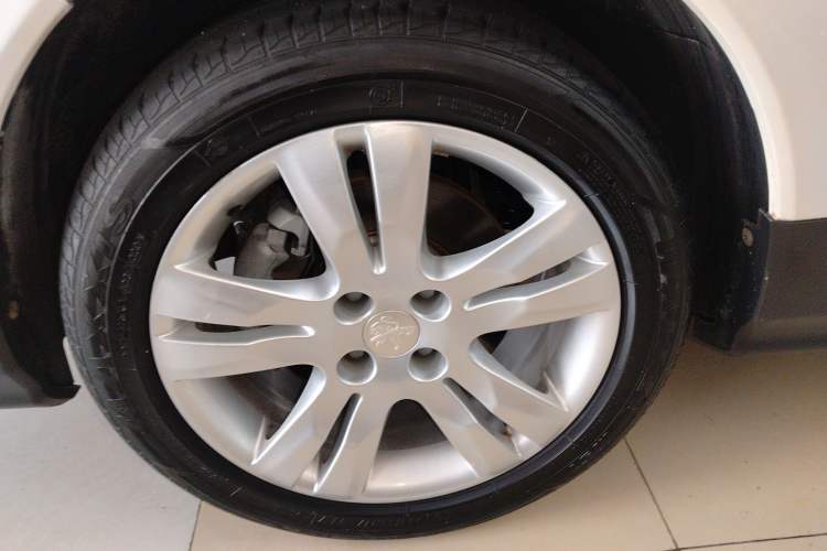 Used Peugeot 3008 2016 1.6THP Automatic Classic Edition Exterior 3