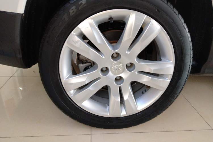 Used Peugeot 3008 2016 1.6THP Automatic Classic Edition Exterior 8