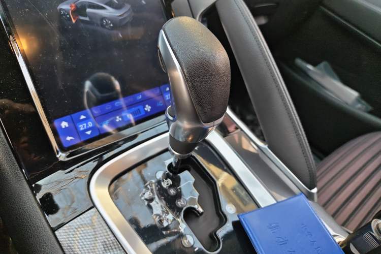 Used Peugeot 3008 2016 2.0L Automatic Classic Edition Gear Lever