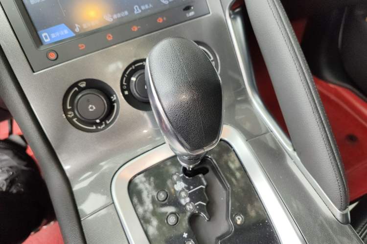 Used Peugeot 3008 2016 2.0L Automatic Classic Edition Gear Lever