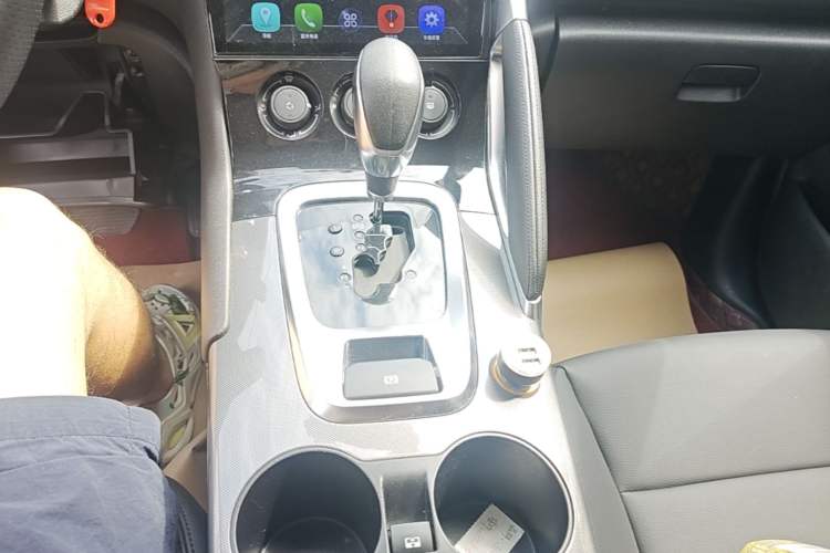 Used Peugeot 3008 2016 2.0L Automatic Classic Edition Gear Lever
