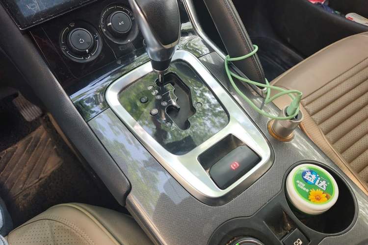 Used Peugeot 3008 2016 1.6THP Automatic Classic Edition Gear Lever