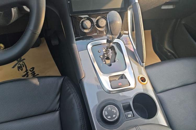 Used Peugeot 3008 2016 1.6THP Automatic Classic Edition Gear Lever