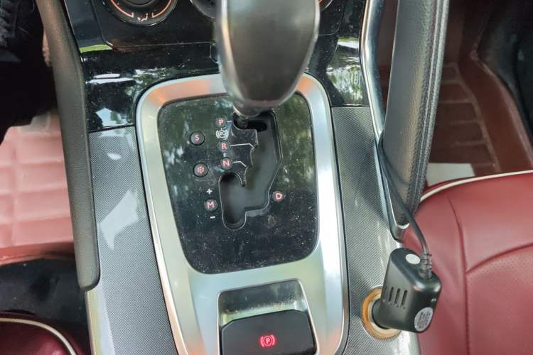 Used Peugeot 3008 2016 2.0L Automatic Standard Edition Gear Lever