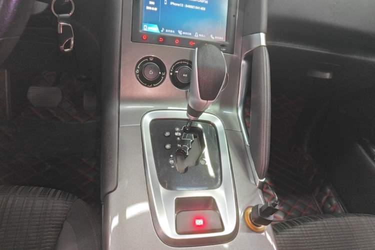 Used Peugeot 3008 2016 1.6THP Automatic Classic Edition Gear Lever