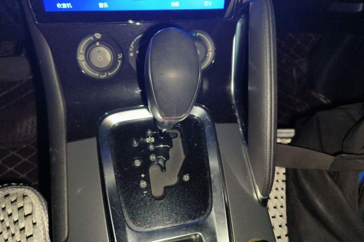 Used Peugeot 3008 2016 2.0L Automatic Classic Edition Gear Lever